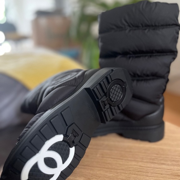 Chanel snow winter boots - Picture 1 of 10